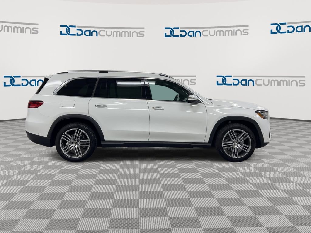 Used 2025 Mercedes-Benz GLS 450 4MATIC image 9