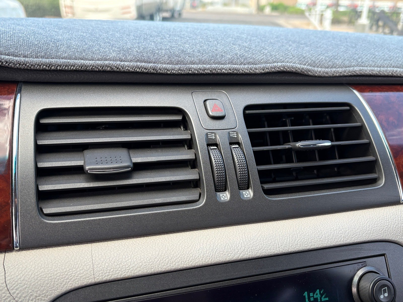 Used 2007 Buick Lucerne CXL FWD image 24
