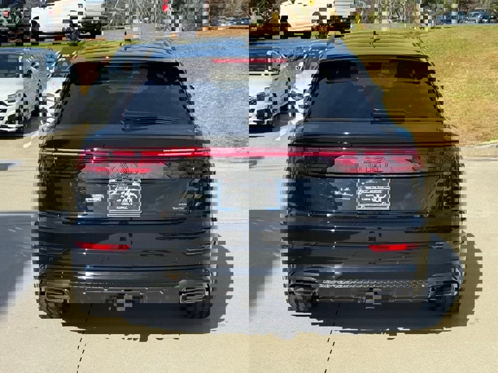 New 2026 Audi Q8 Prestige image 13