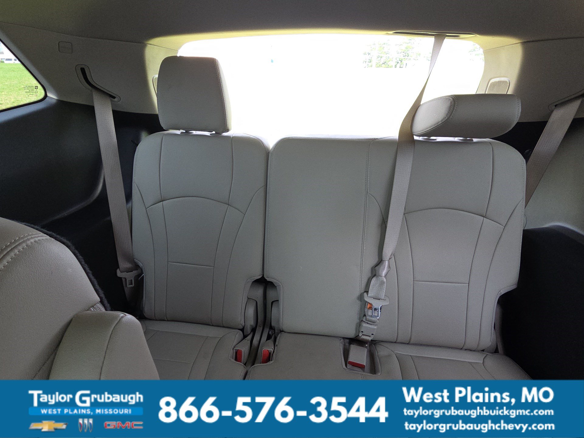 Used 2021 Buick Enclave Premium w/ Sun and Sites Package FWD image 14