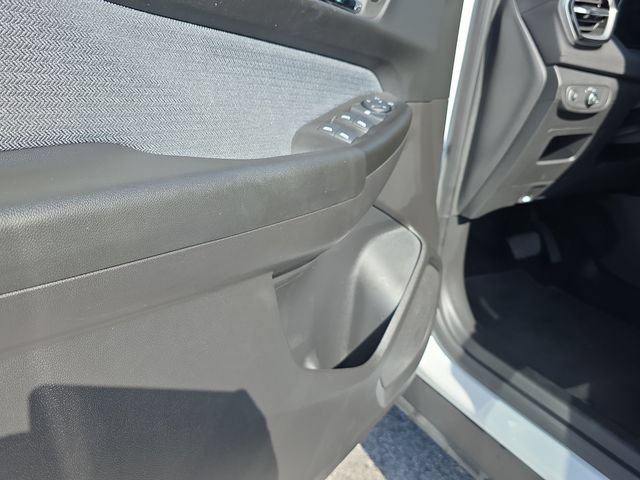 Used 2025 Chevrolet TrailBlazer LT AWD/4WD image 16