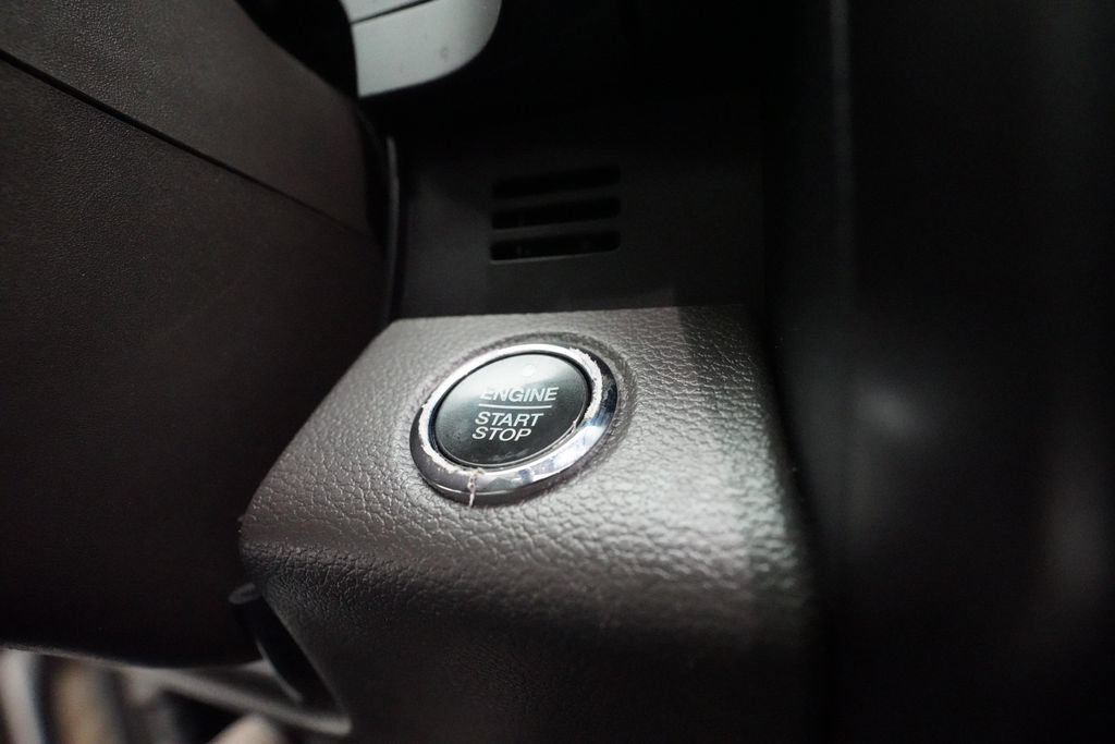 Used 2018 Ford Expedition Limited w/ Equipment Group 301A AWD/4WD image 30