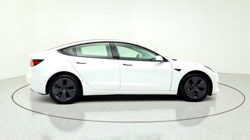 Used 2023 Tesla Model 3 Standard Range RWD image 4