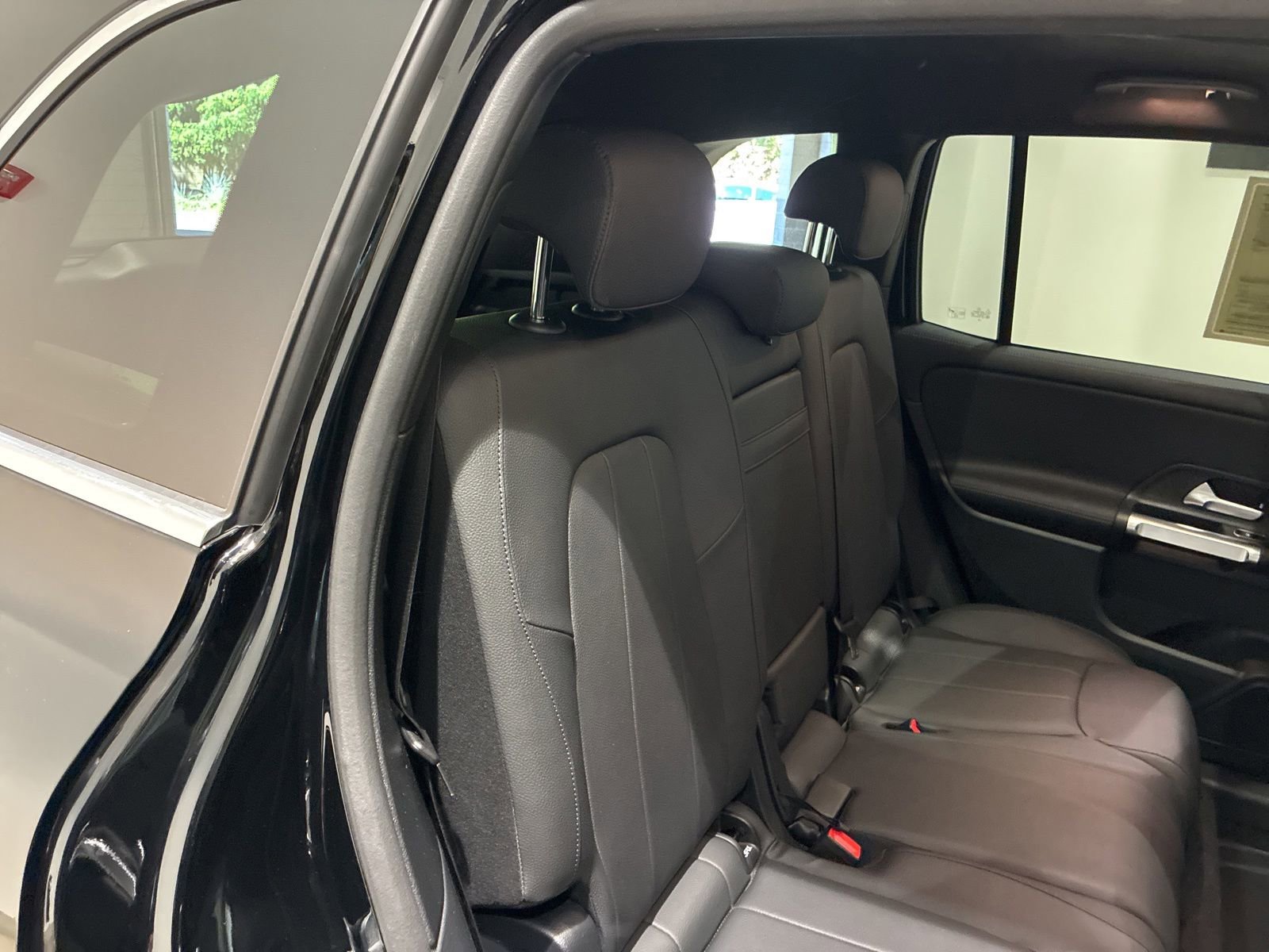 Used 2025 Mercedes-Benz GLB 250 4MATIC image 24