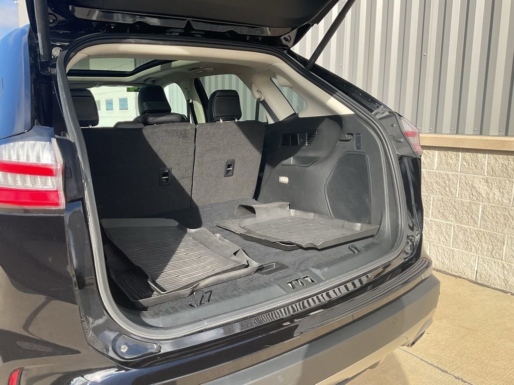 Used 2024 Ford Edge Titanium w/ Equipment Group 301A image 24