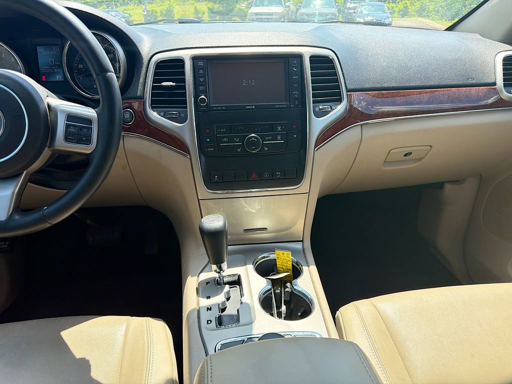 Used 2013 Jeep Grand Cherokee Limited w/ Trailer Tow Group AWD/4WD image 18