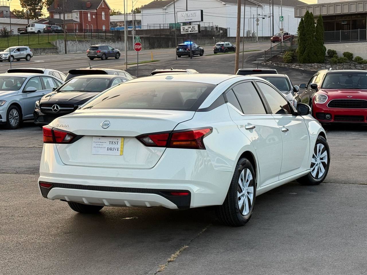 Used 2019 Nissan Altima 2.5 S FWD image 2
