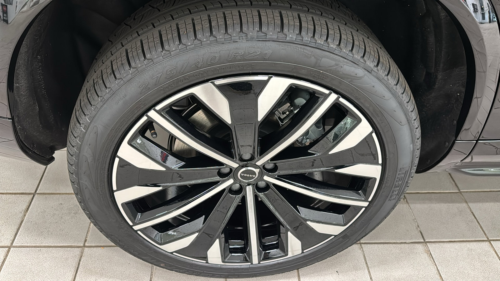 New 2026 Volvo XC90 B6 Plus w/ Protection Package Premier AWD/4WD image 32