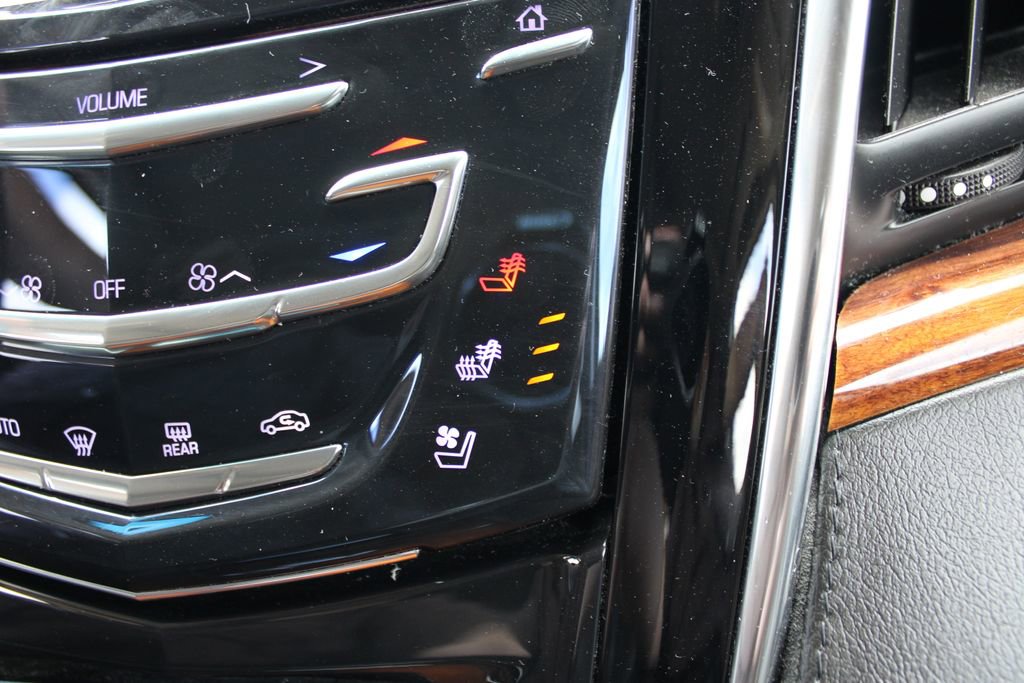 Used 2015 Cadillac Escalade Luxury AWD/4WD image 29