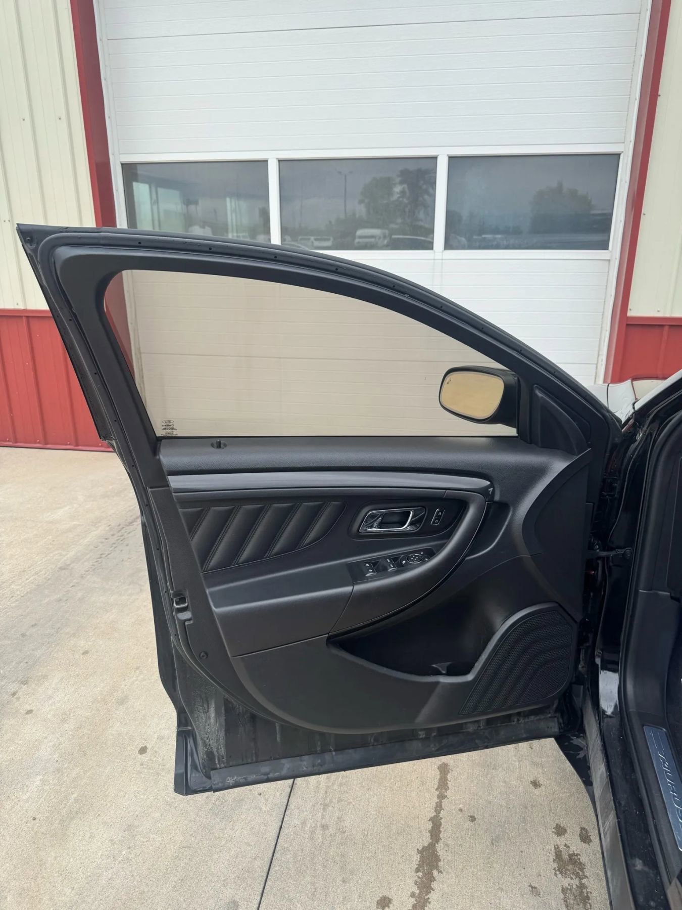 Used 2017 Ford Taurus SHO AWD/4WD image 4
