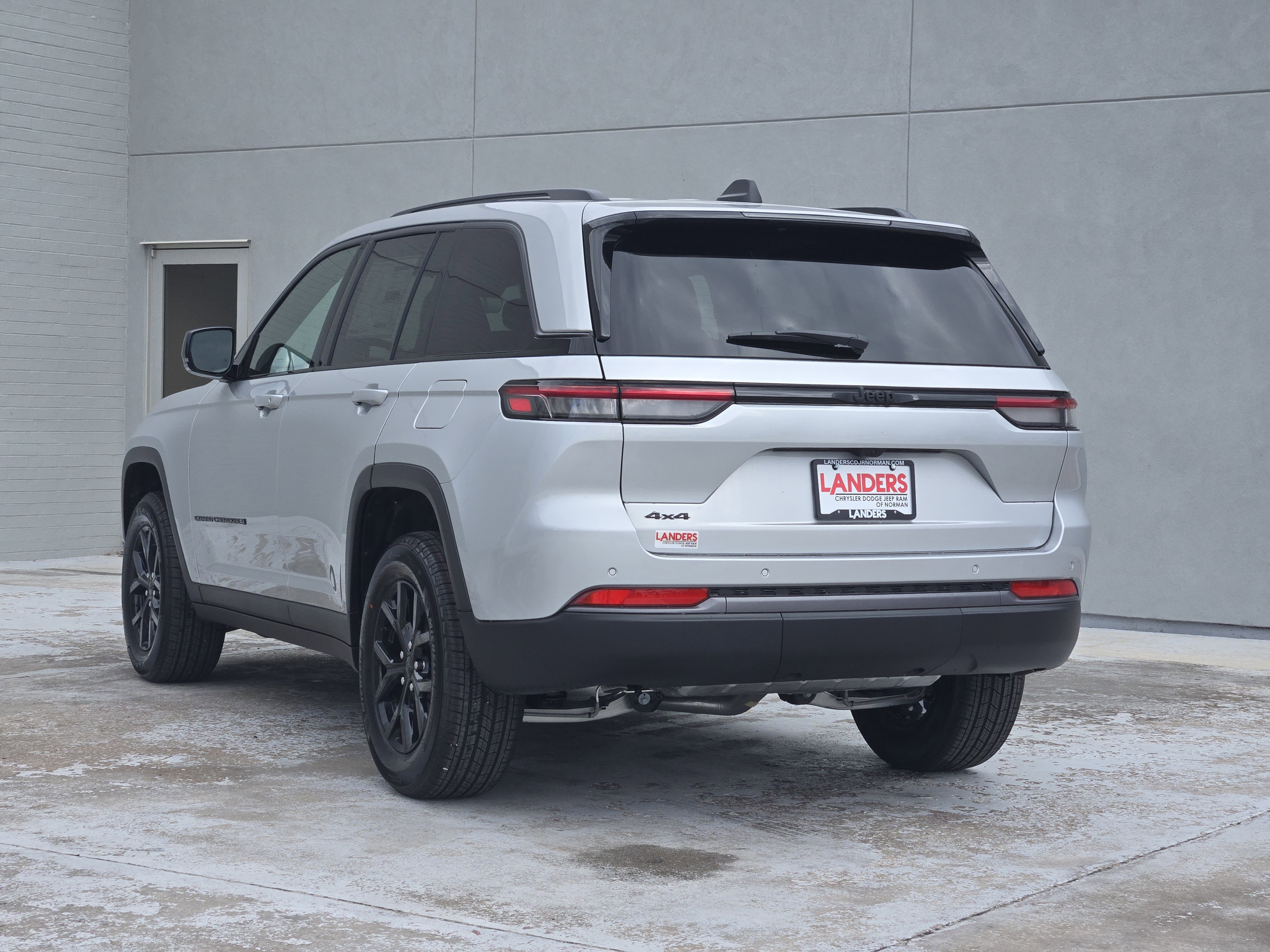 New 2026 Jeep Grand Cherokee Altitude image 3