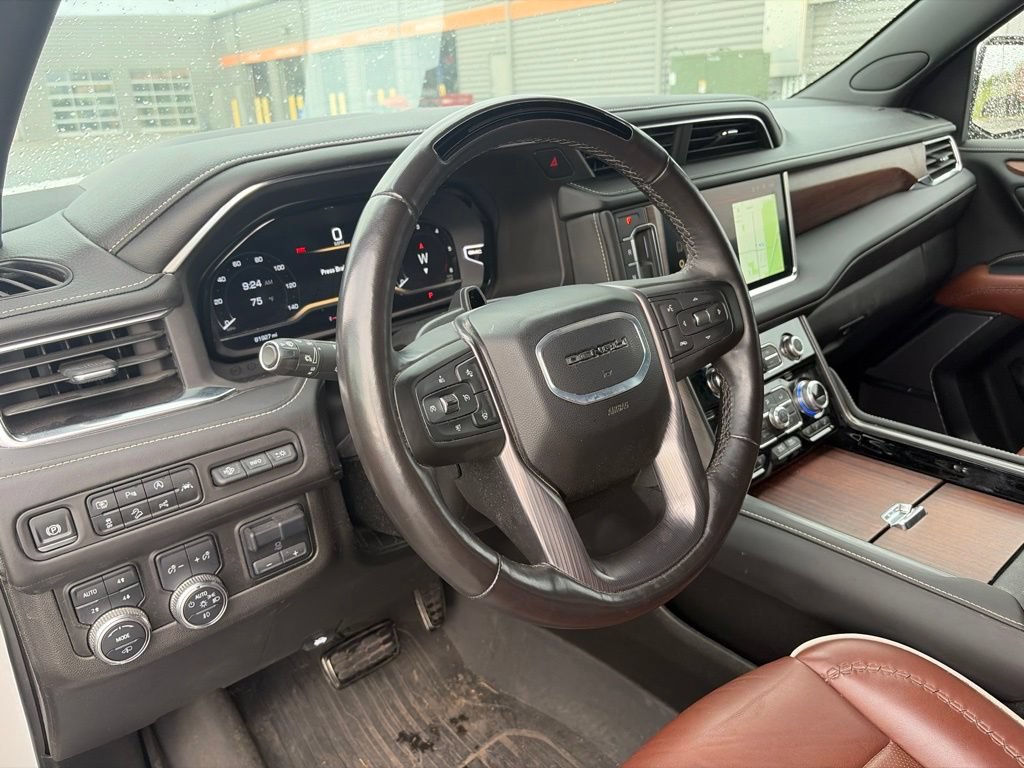 Used 2024 GMC Yukon XL Denali Ultimate w/ LPO, Floor Liner Package AWD/4WD image 11
