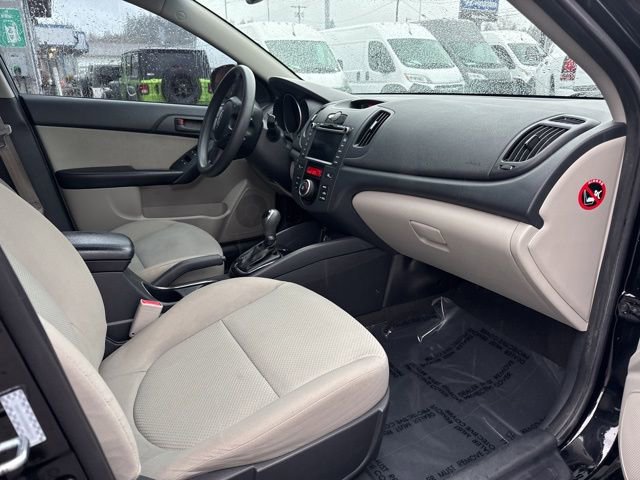 Used 2011 Kia Forte EX w/ Tech Pkg image 11