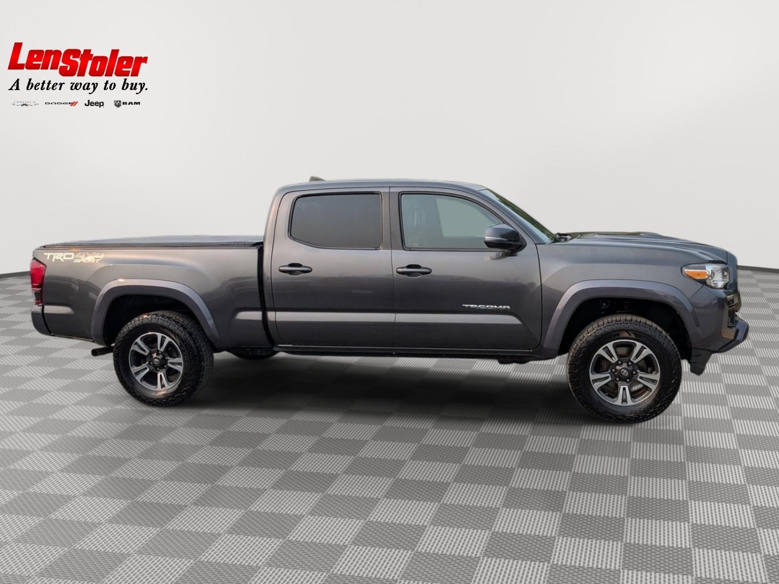 Used 2018 Toyota Tacoma TRD Sport w/ TRD Premium Sport Package AWD/4WD image 6