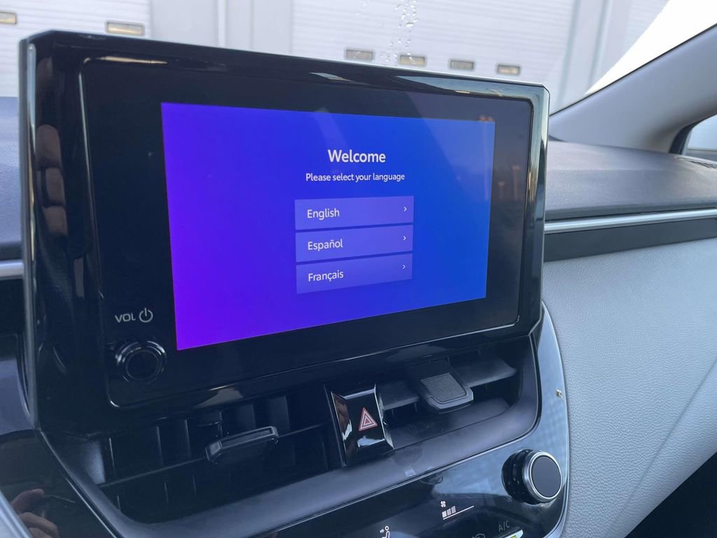 Used 2025 Toyota Corolla LE image 37