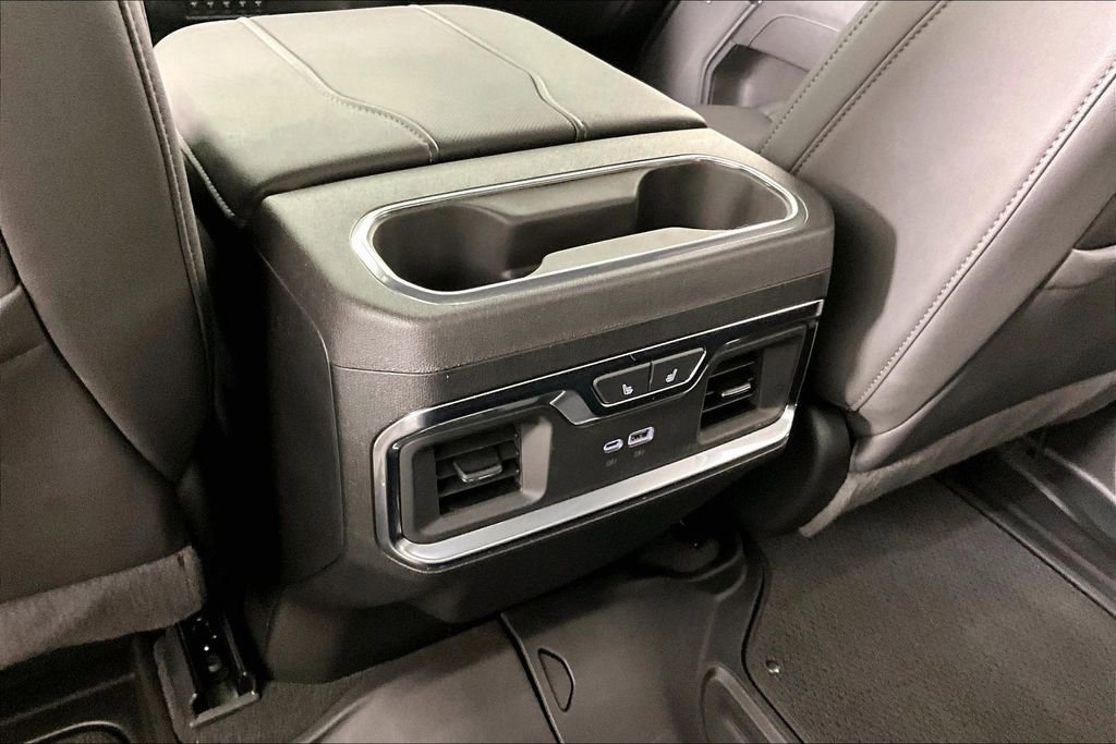 Used 2024 GMC Sierra 2500 SLT w/ SLT Premium Package image 11