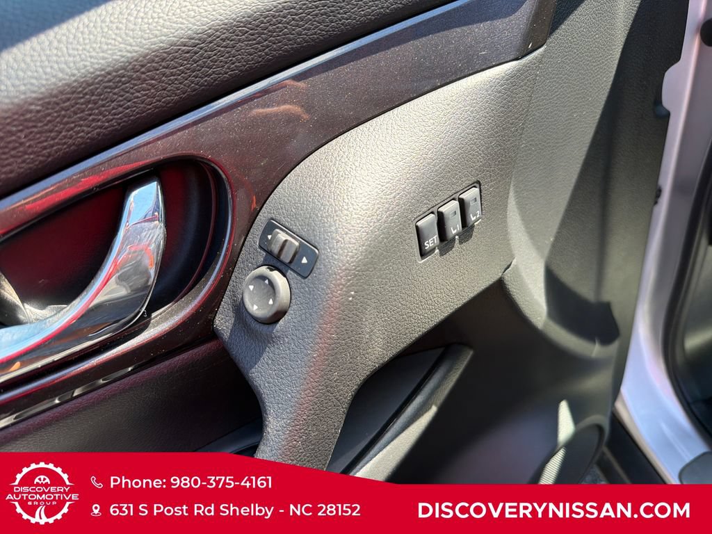 Certified 2019 Nissan Rogue SV w/ Premium Package FWD image 10