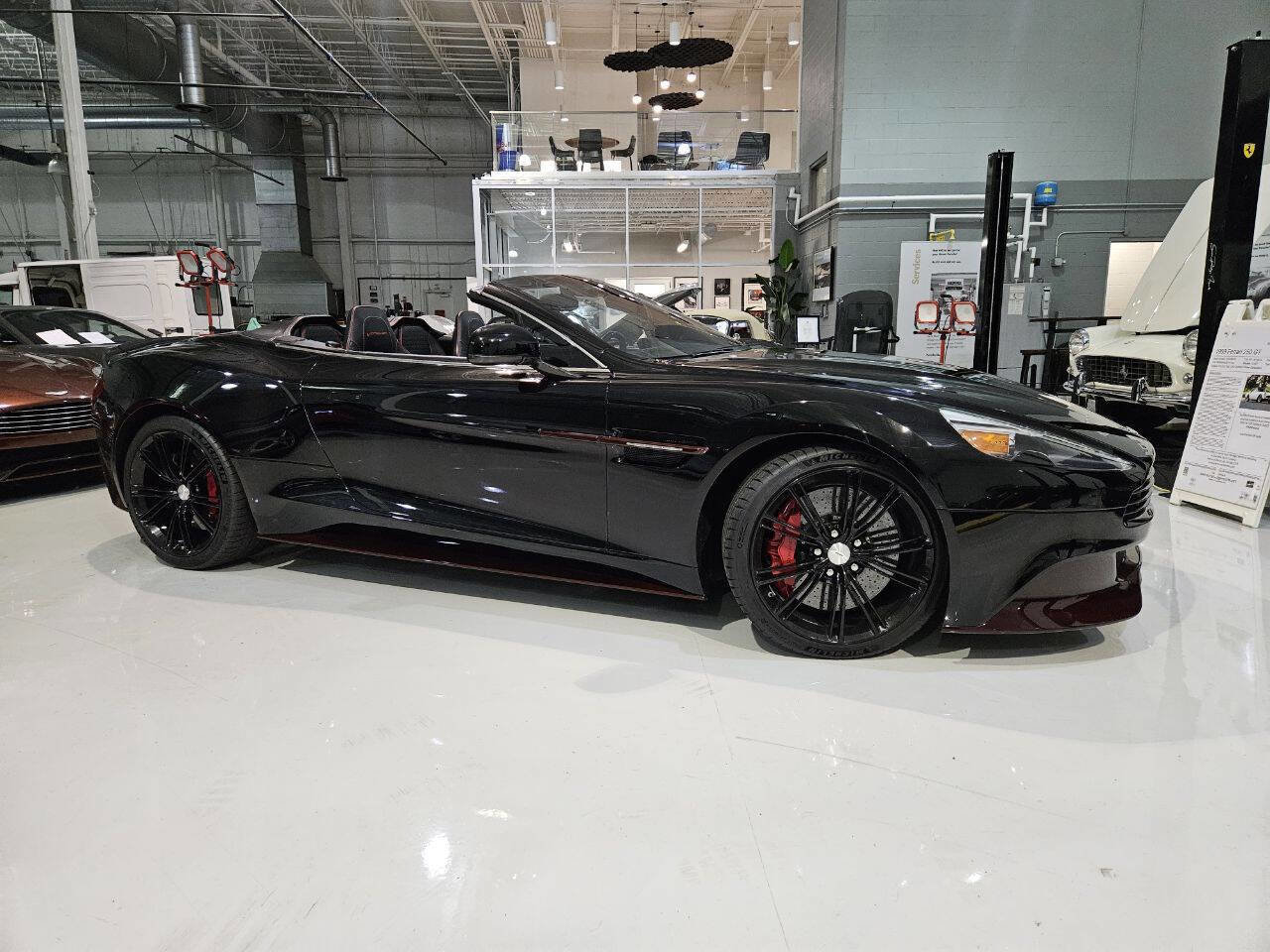 Used 2014 Aston Martin Vanquish Volante image 22