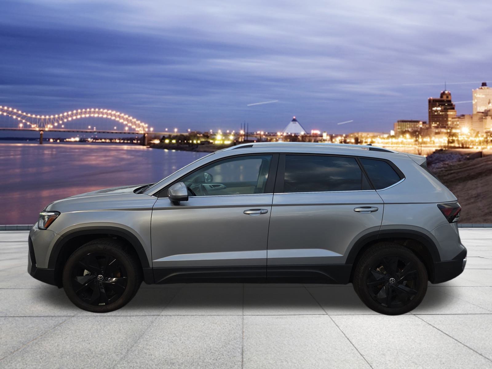 New 2025 Volkswagen Taos SE image 2