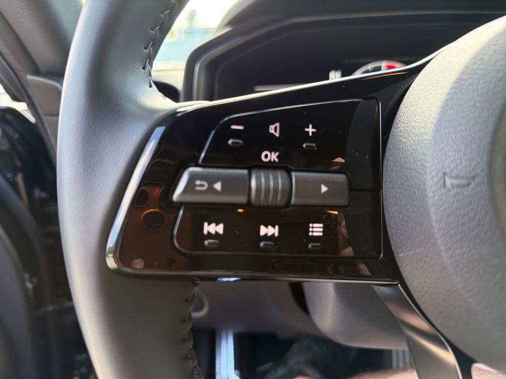 Used 2024 Nissan Z Performance w/ Floor Mat Package RWD image 17