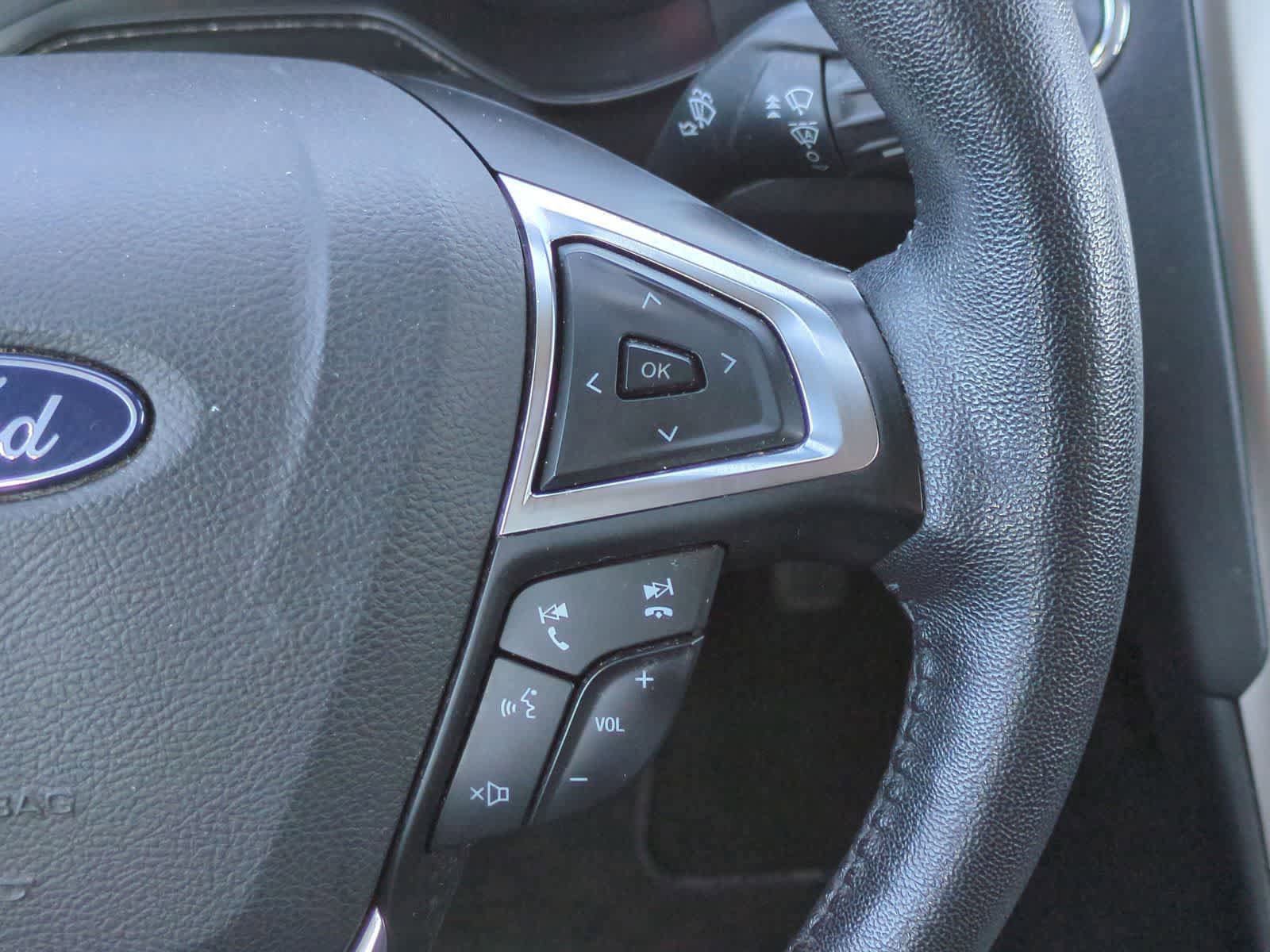 Used 2020 Ford Fusion SEL FWD image 24