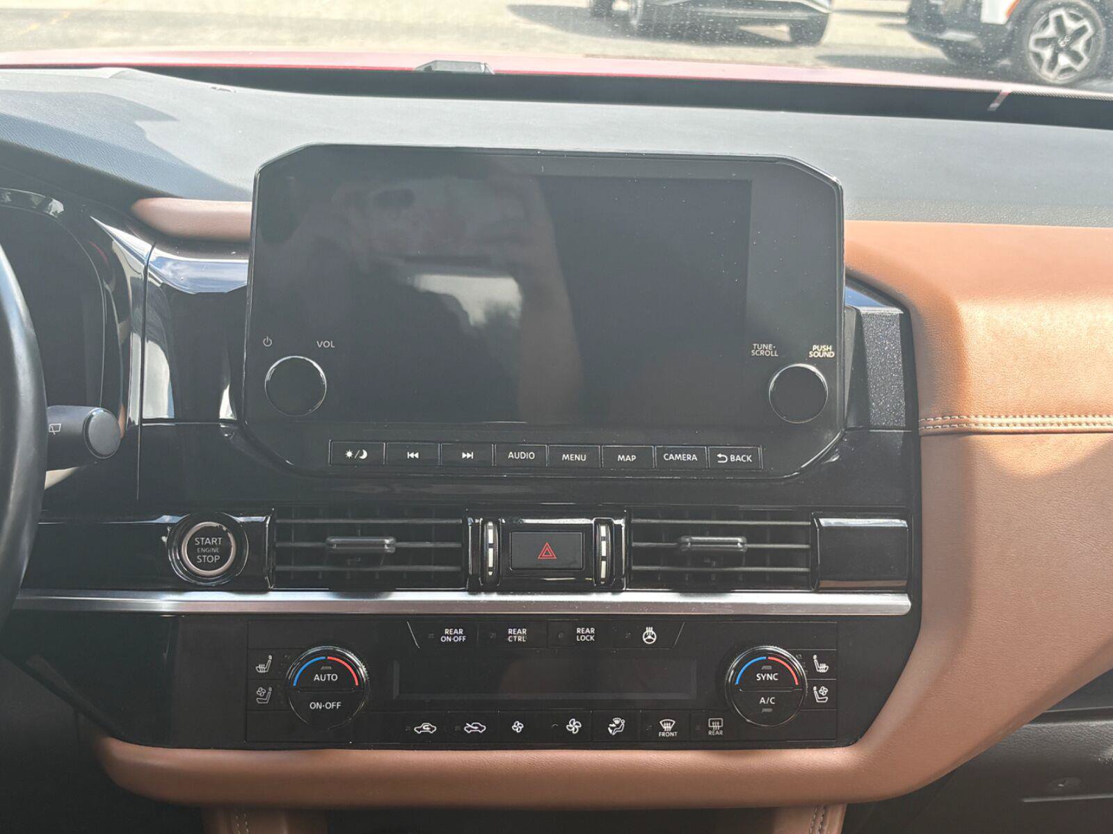 Used 2023 Nissan Pathfinder Platinum FWD image 23