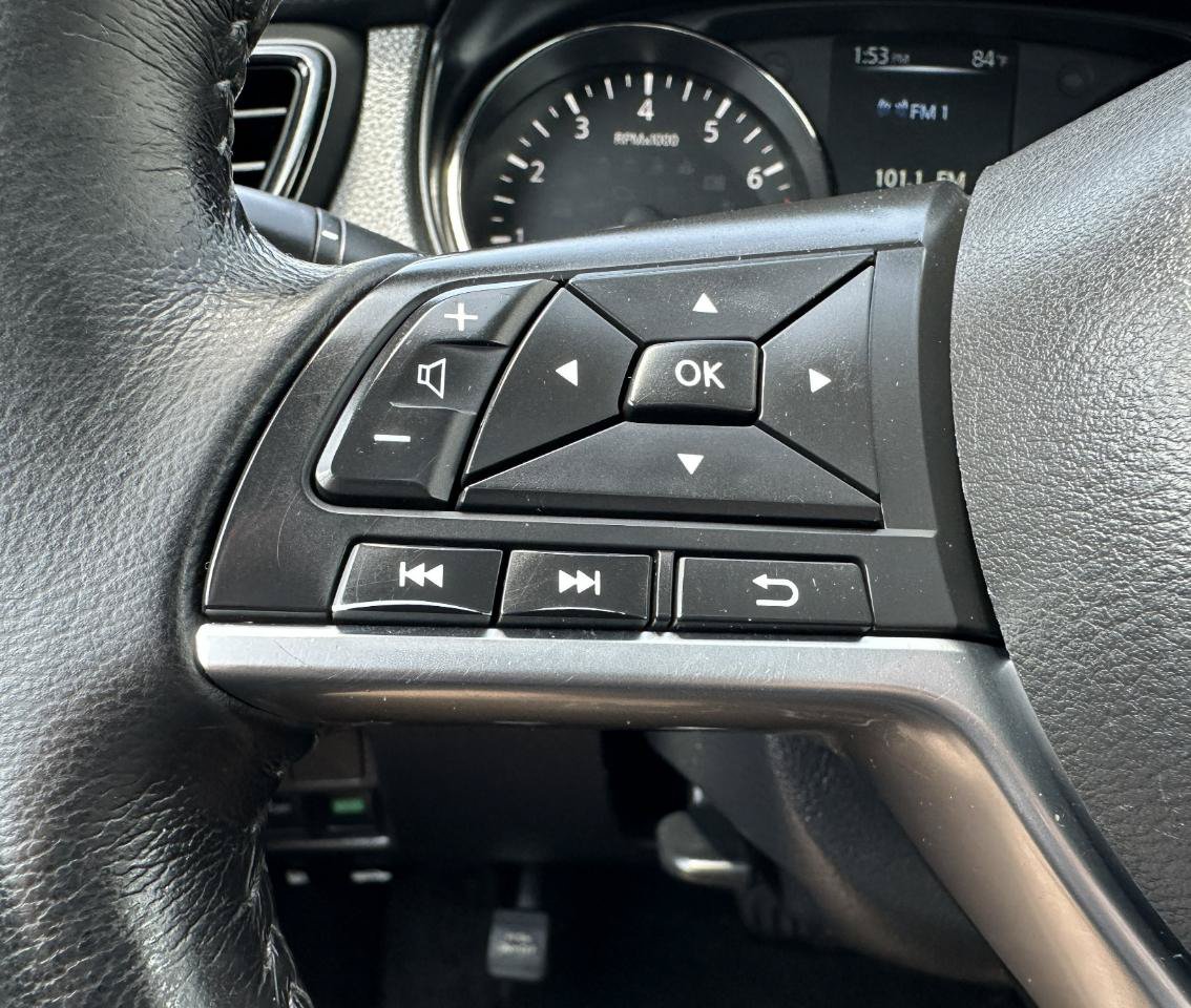 Used 2017 Nissan Rogue SV AWD/4WD image 50