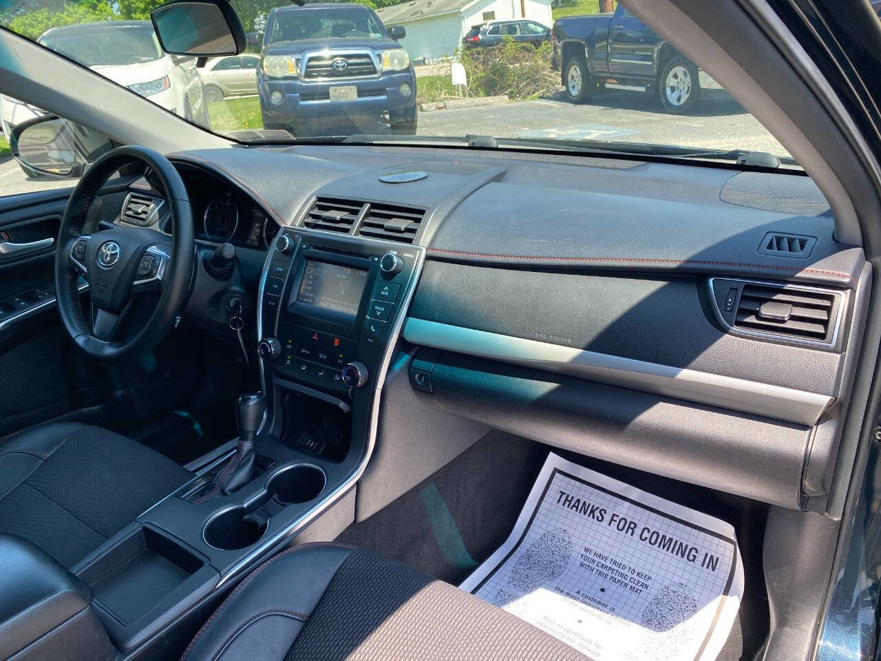 Used 2016 Toyota Camry SE FWD image 30