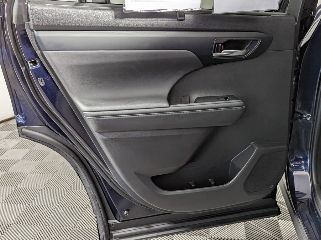 Used 2024 Toyota Highlander XSE image 45