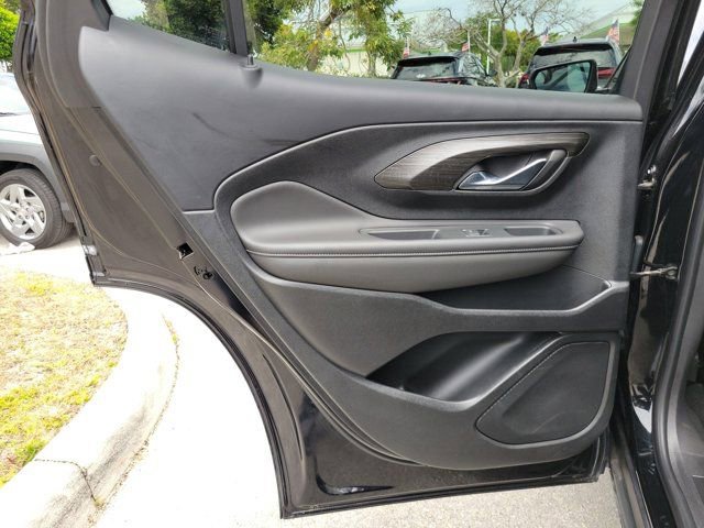 Used 2022 GMC Terrain SLT w/ Elevation Edition image 10