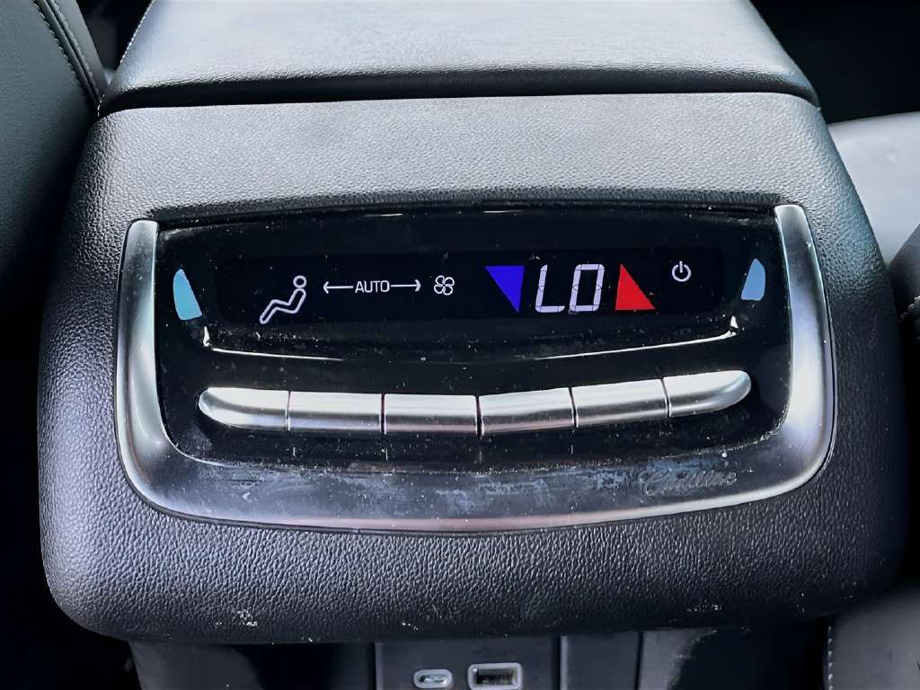 Used 2021 Cadillac XT6 Premium Luxury FWD image 27