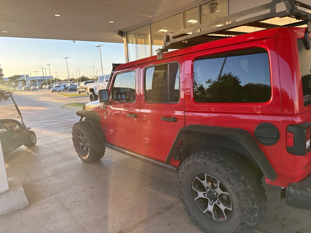 Used 2018 Jeep Wrangler Unlimited Rubicon AWD/4WD image 3
