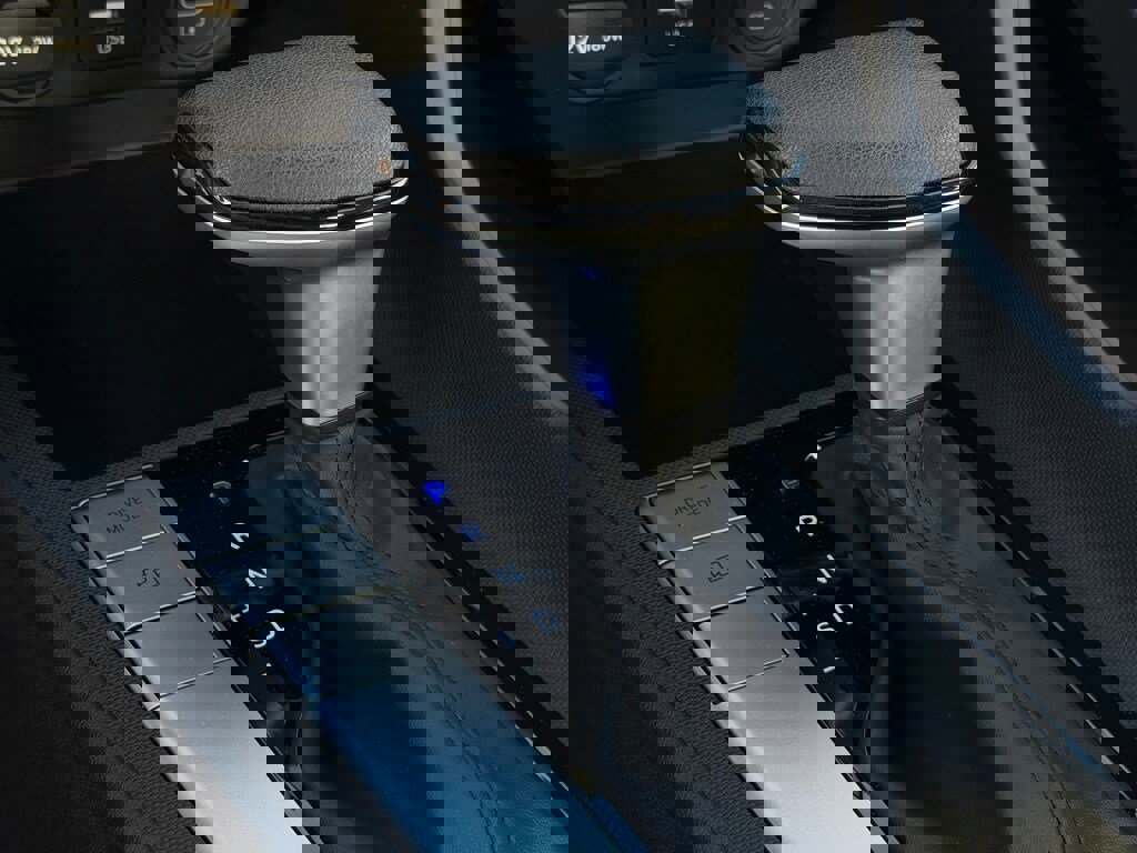 Certified 2023 Hyundai Elantra SE image 18