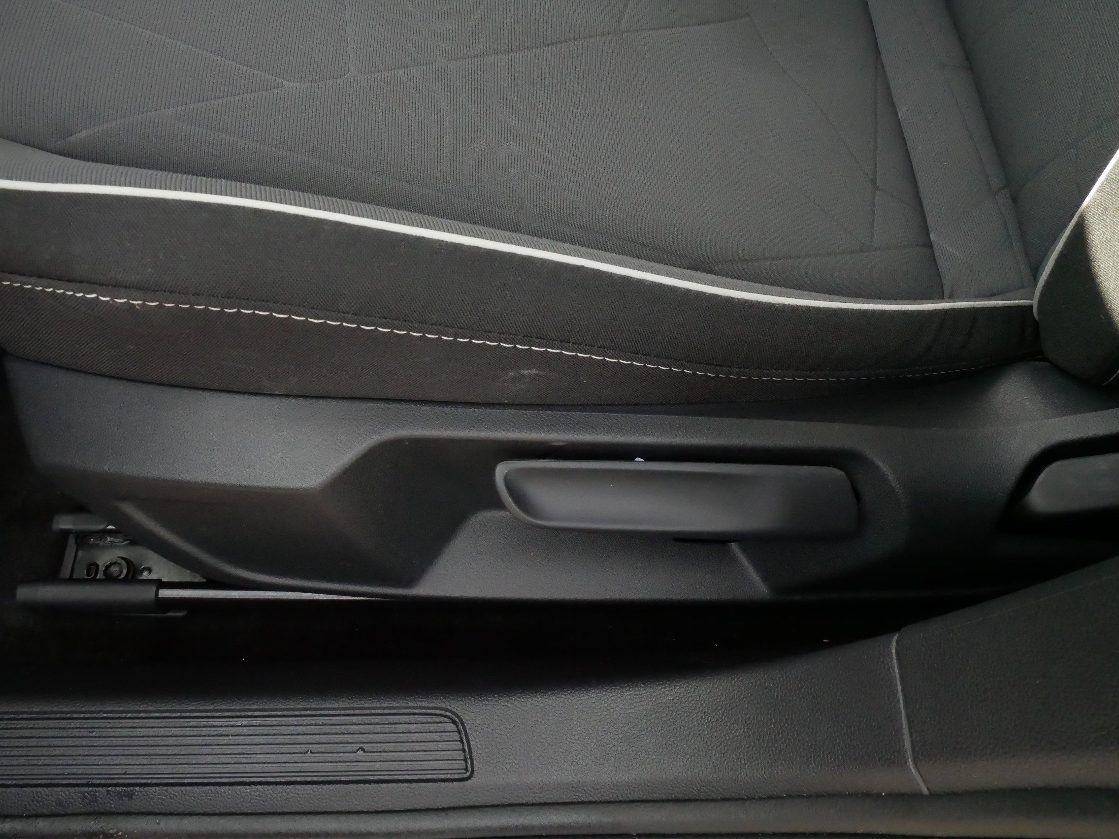 Certified 2025 Volkswagen Jetta Sport FWD image 20