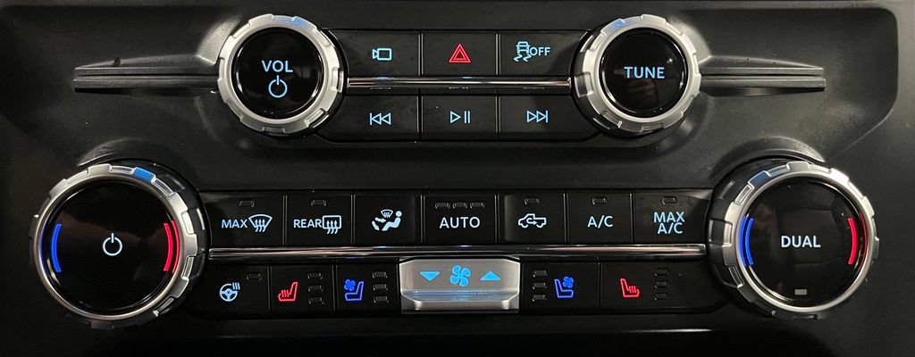 Used 2025 Ford F150 Lariat AWD/4WD image 39