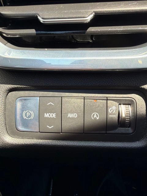 Used 2026 GMC Acadia Elevation w/ Elevation Premium Package AWD/4WD image 18