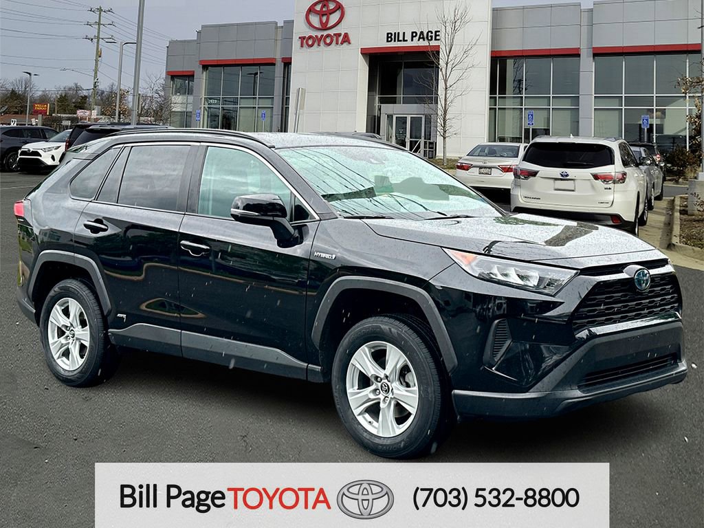 Used 2020 Toyota RAV4 LE AWD/4WD image 1