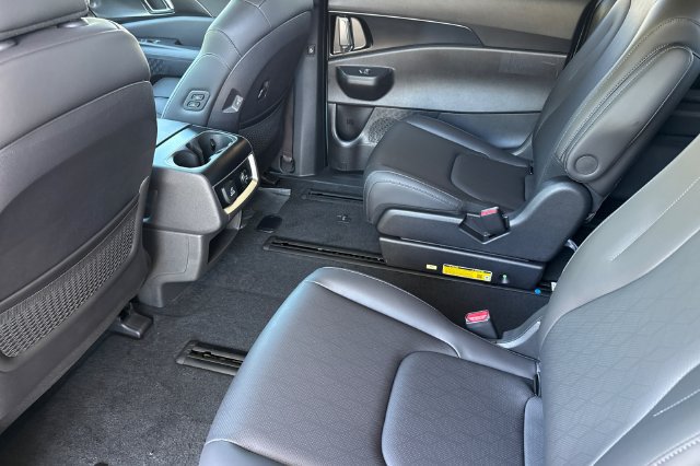 New 2027 Kia Carnival SX FWD image 14