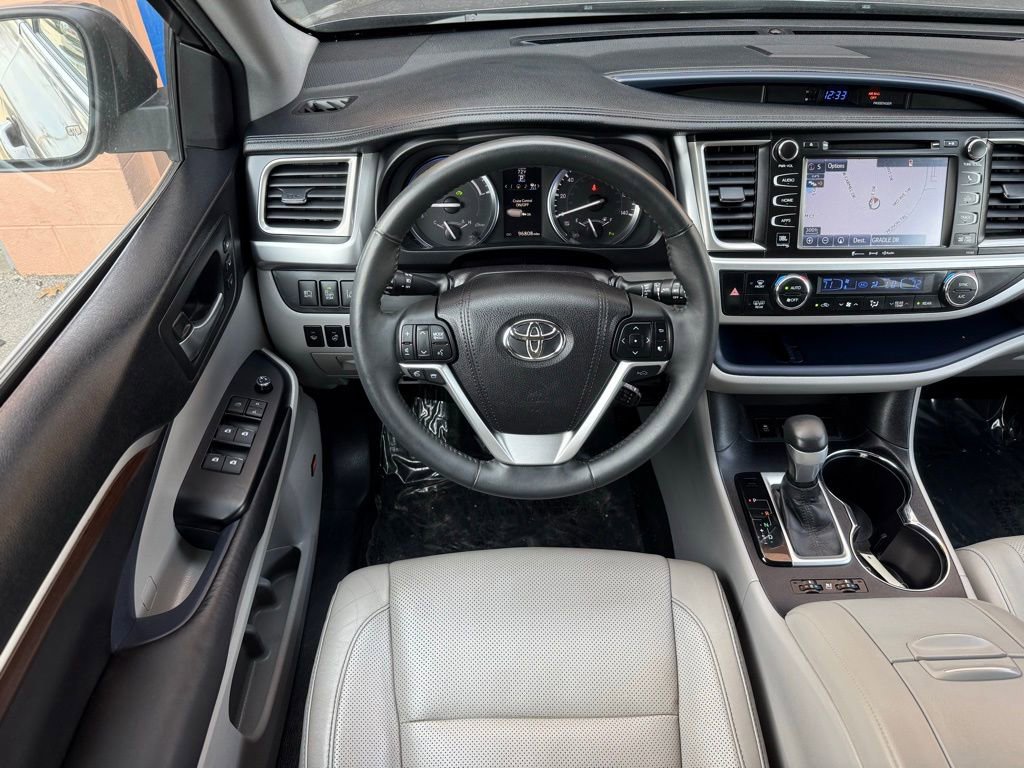 Used 2016 Toyota Highlander Limited Platinum AWD/4WD image 22