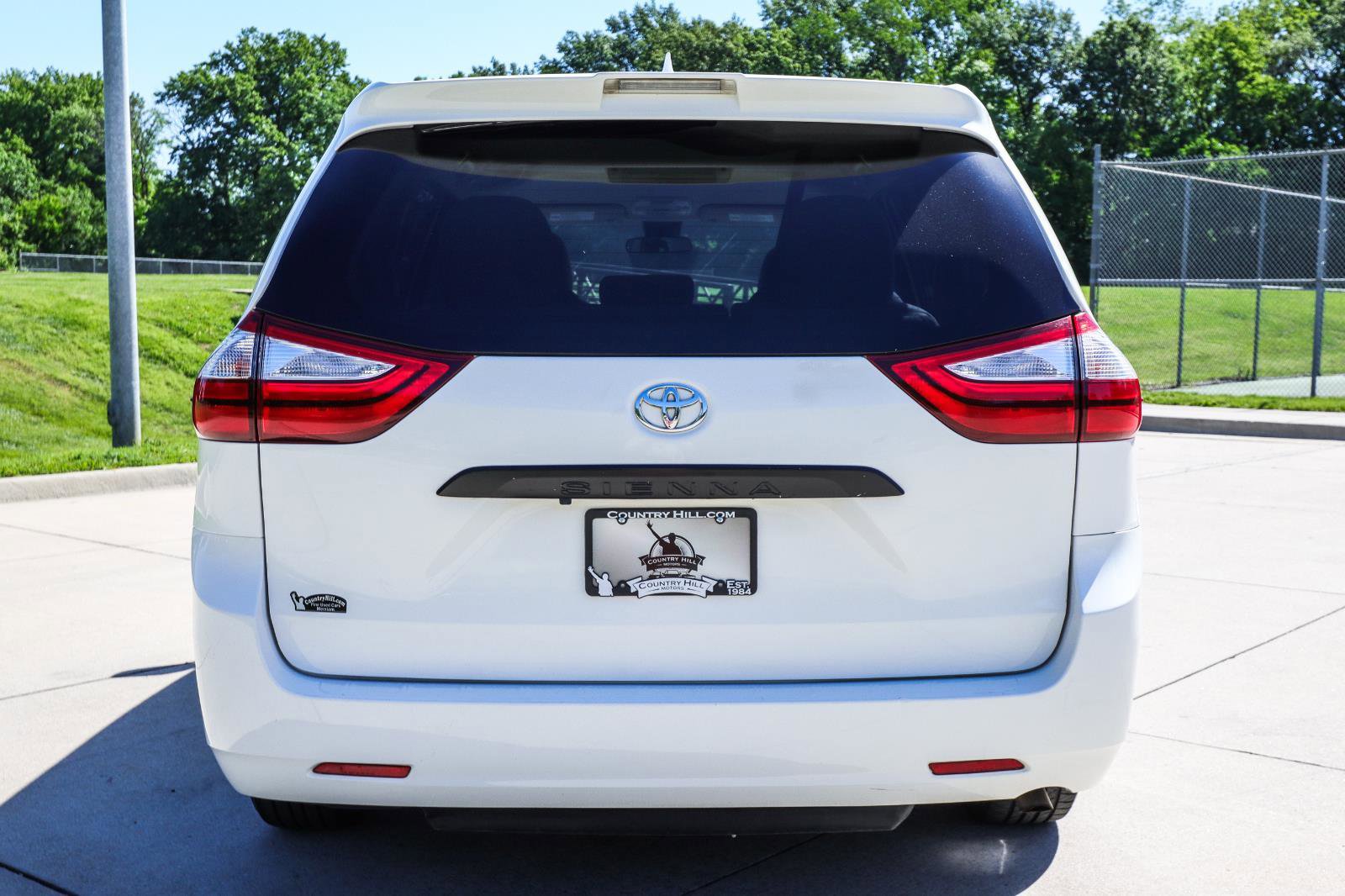 Used 2019 Toyota Sienna L FWD image 15