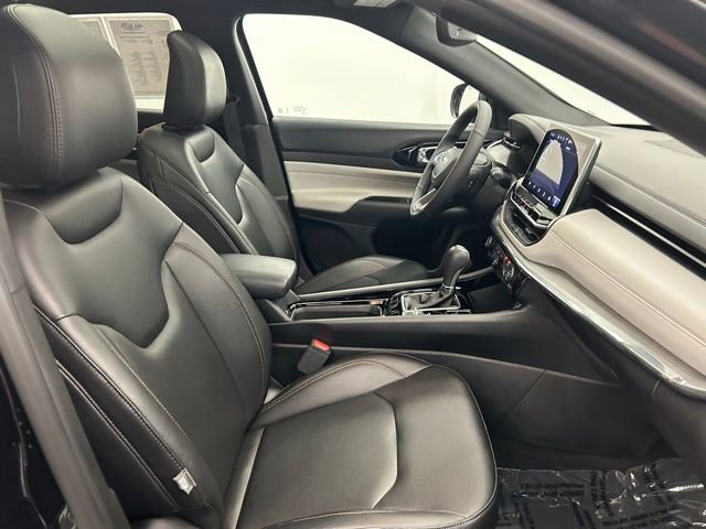 Used 2024 Jeep Compass Limited w/ Sun and Sound Group image 35