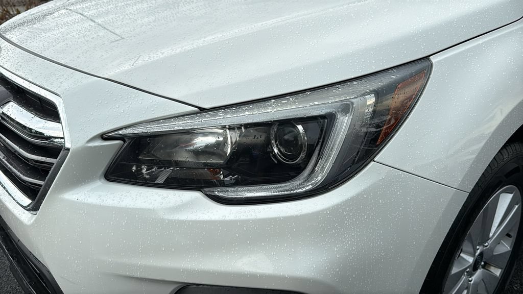 Used 2019 Subaru Outback 2.5i Premium w/ Popular Package #2 AWD/4WD image 9