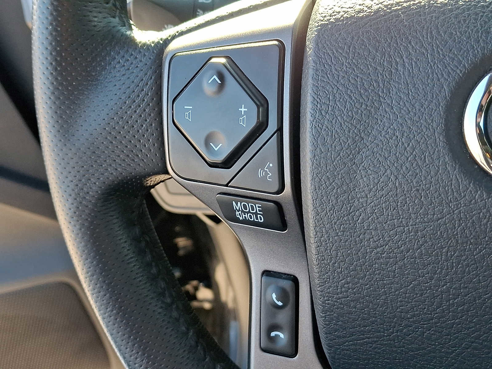 Certified 2020 Toyota Tacoma TRD Off-Road image 23