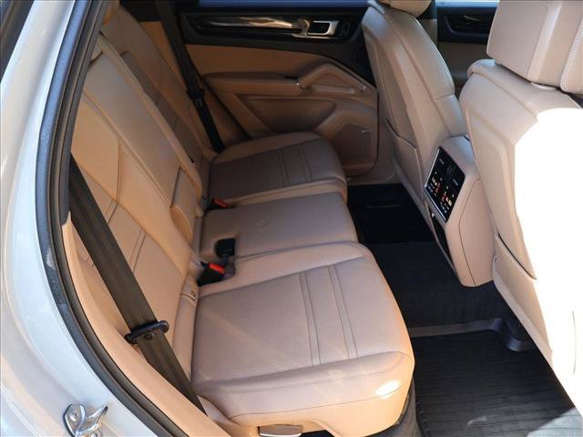 Used 2021 Porsche Cayenne AWD/4WD image 28