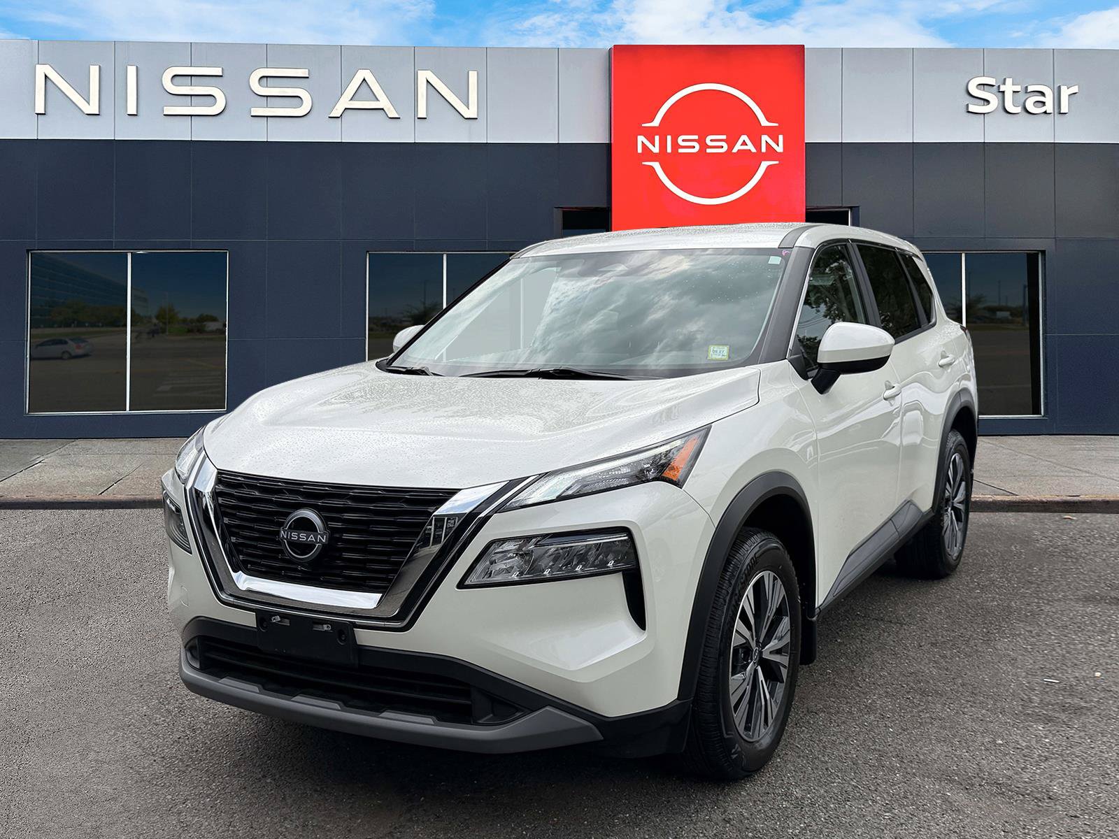 Used 2023 Nissan Rogue SV AWD/4WD image 3