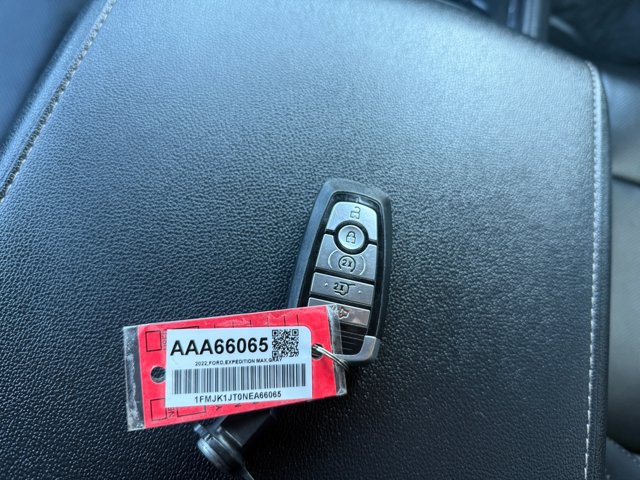 Used 2022 Ford Expedition Max XLT AWD/4WD image 16