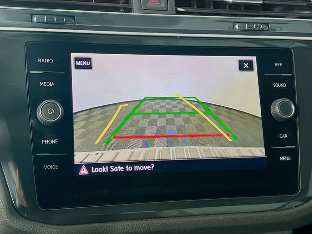 Used 2020 Volkswagen Tiguan SE w/ Panoramic Sunroof Package image 21