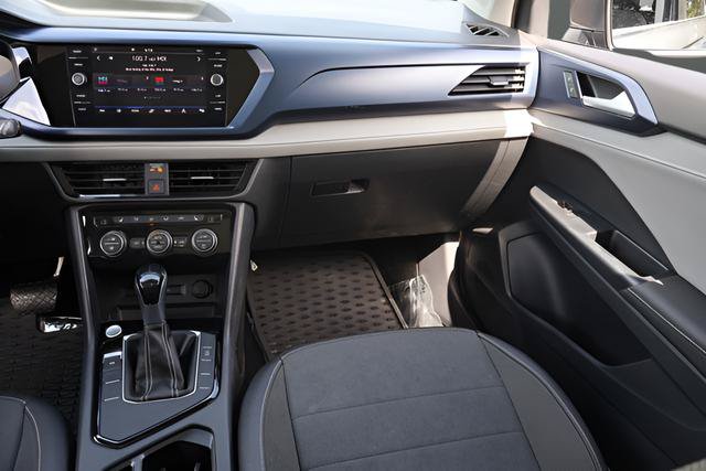 Certified 2024 Volkswagen Taos SE w/ Panoramic Sunroof Package FWD image 18