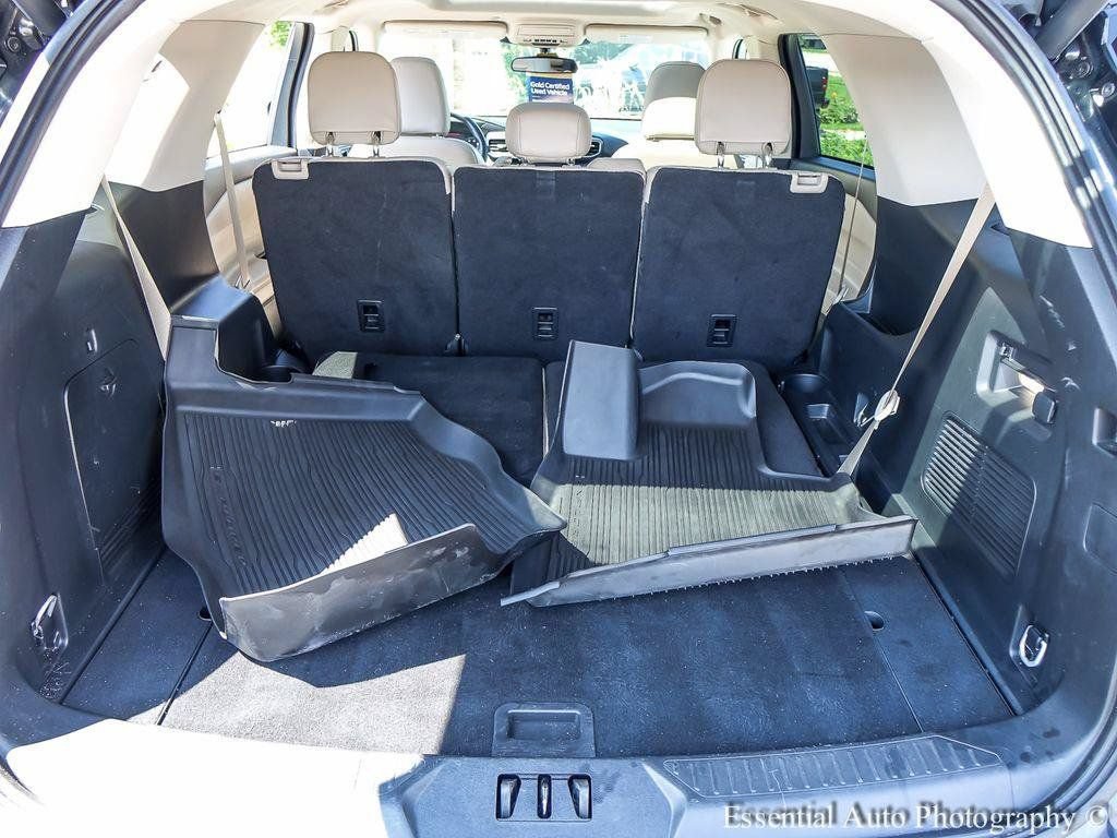 Used 2023 Ford Explorer XLT w/ Equipment Group 202A AWD/4WD image 25