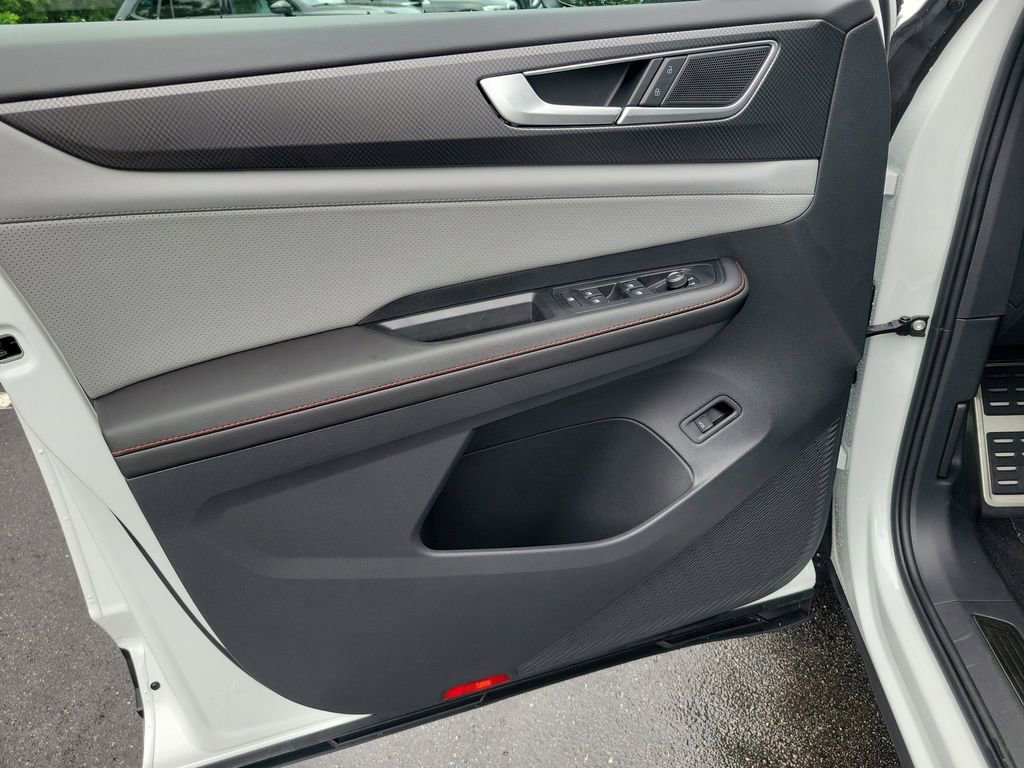 New 2026 Volkswagen Atlas Peak Edition image 18